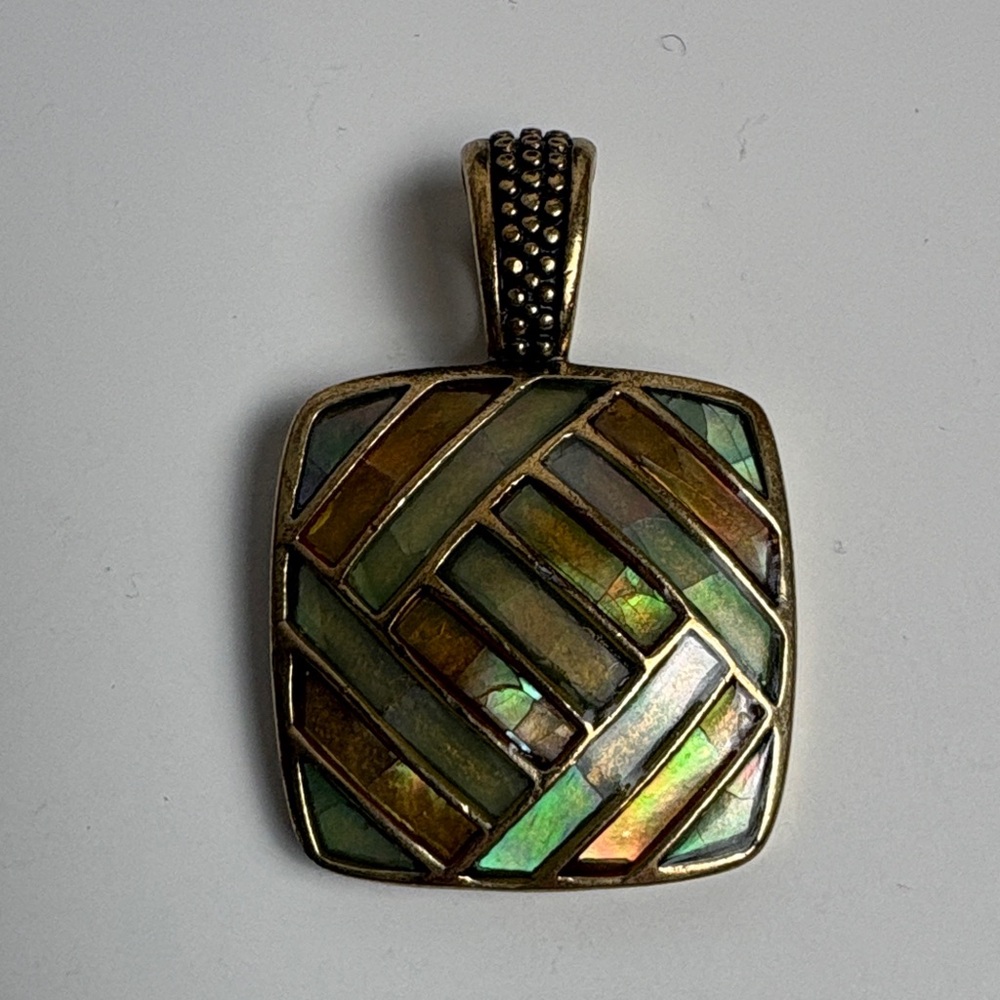 Lia Sophia basketweave pendant - Picture 3 of 6